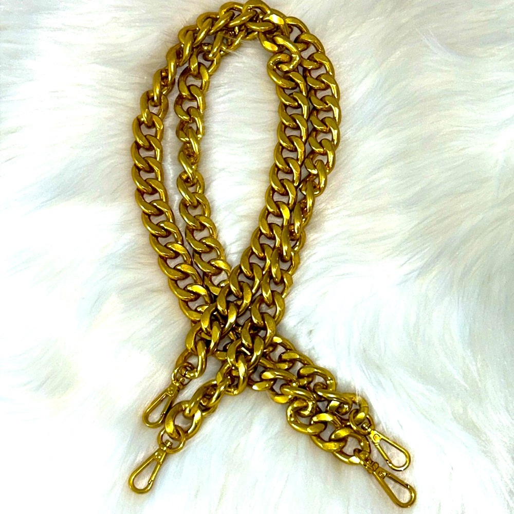 👗PURSE👗CHAIN STRAPS👗NWOT👗 SHOULDER STRAPS/ BELTS👗One is $44.00 - Picture 4 of 11